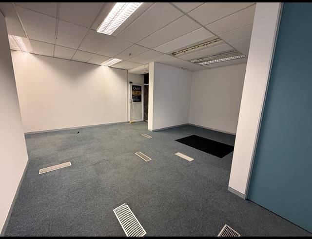 1,477M² OFFICE TO LET IN AUCKLAND PARK